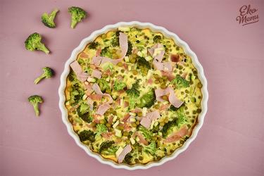 Romige frittata met groene groenten en ham