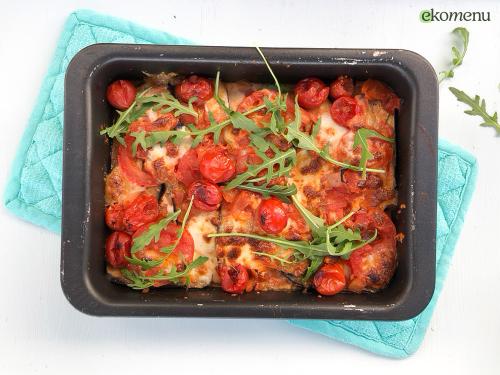 Melanzane met tomaat, mozzarella en rucola