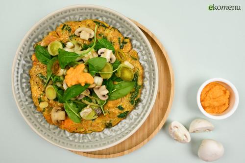 Zoete aardappel-omelet met groenten en Légumaise