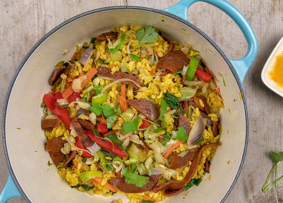 Gele rijst met roerbakgroenten