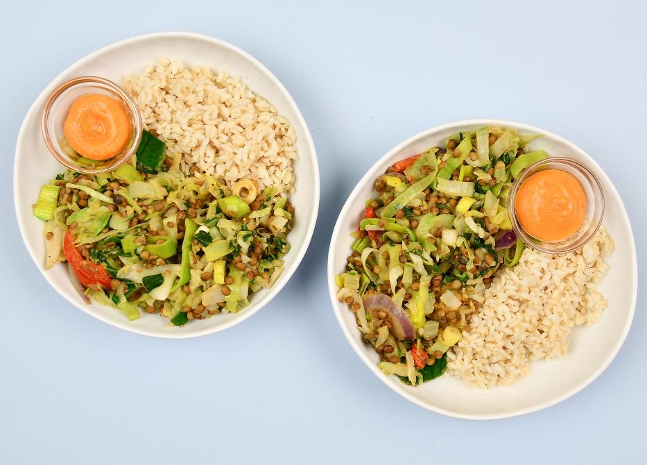 Aziatische groente-linzenschotel 