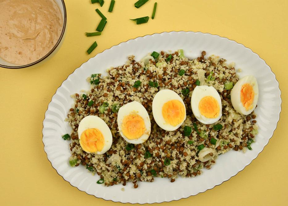 Snelle bloemkoolrijst met pindasaus