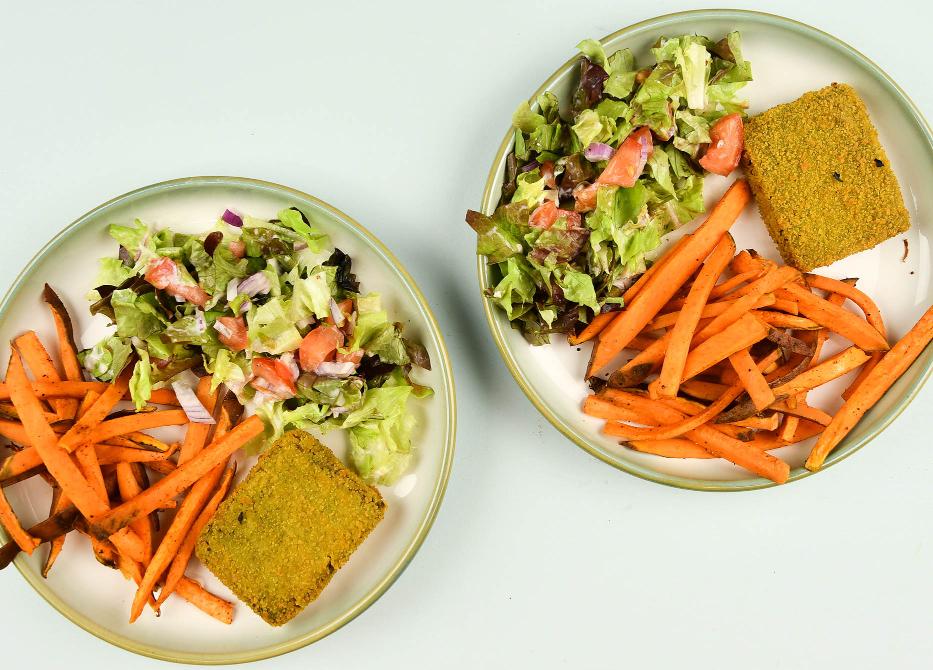 Hazelnootburger met zoete aardappelfriet