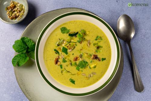 Smeuïge courgette-kokossoep