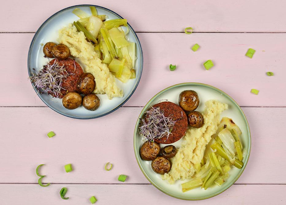 Kinowaburger met gesmoorde prei