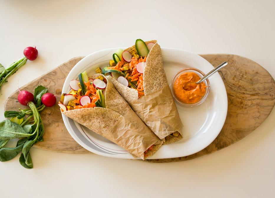 Aziatische wrap met zoetzure komkommer