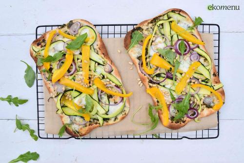 Flammkuchen met basilicum pesto