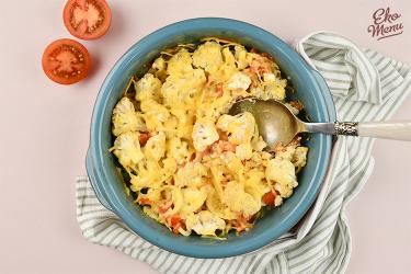 Keto bloemkoolgratin met tomaat
