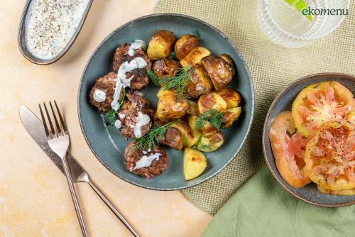 Kebab met ovenaardappeltjes