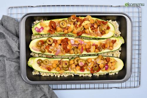 Gevulde courgette met parelcouscous