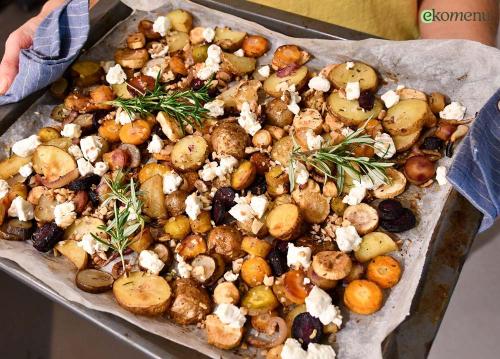 Traybake van aardappel en vergeten groenten