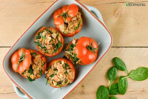 Gevulde tomaten met basilicum tofu