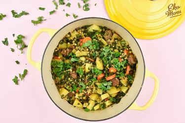 Eenpans linzenstoof met boerenkool