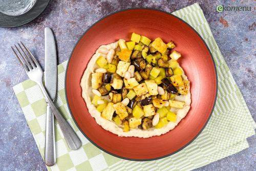 Hot honey paneer met bonenpuree