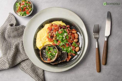 Polenta met kaas en portabella steak