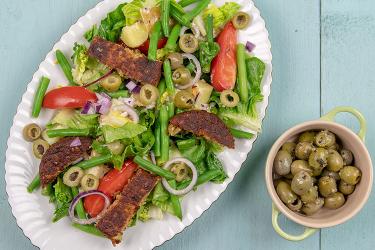 Salade Niçoise met olijven