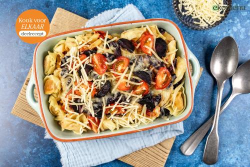 Cheesy tortellini ovenschotel