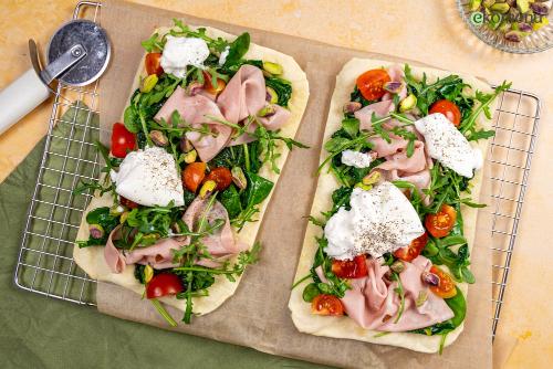 Flammkuchen met zachte mortadella