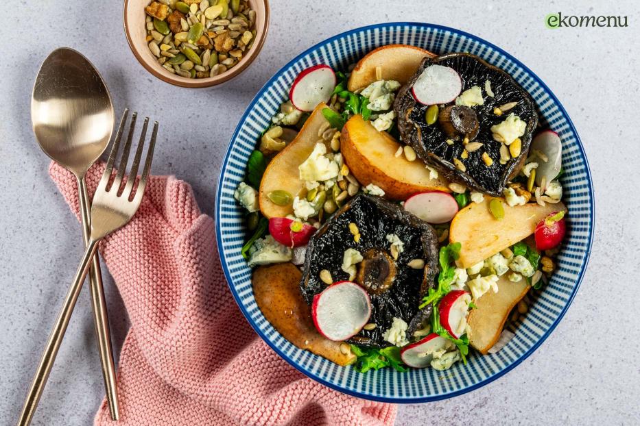 Rijstsalade met geroosterde portobello en peer