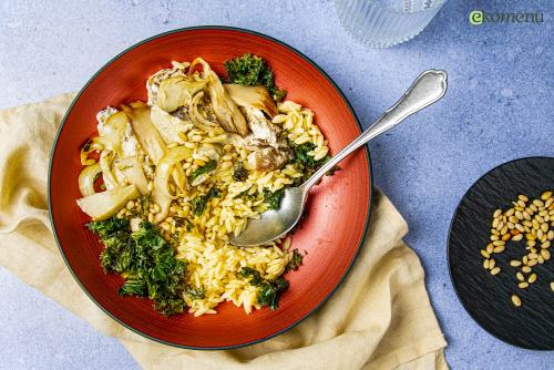 Orzo met een romige saus van artisjokken en oesterzwammen