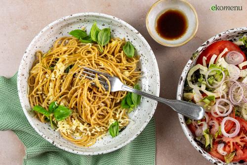 Boterzachte pasta met Parmezaanse kaas