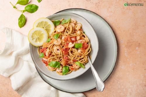 Spaghetti met garnalen in tomatensaus