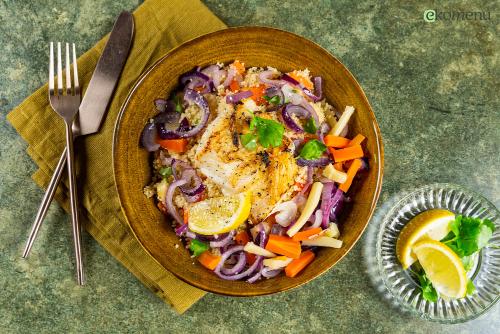 Heekfilet met couscous, knapperige groenten