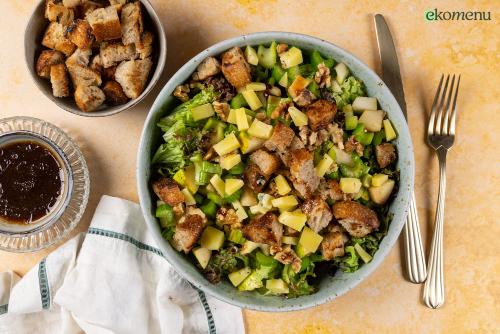 Selderijsalade met peer en blauwe kaas