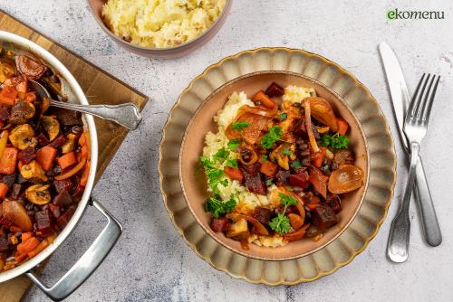 Bietenstoof met adukibonen, kastanjechampignons