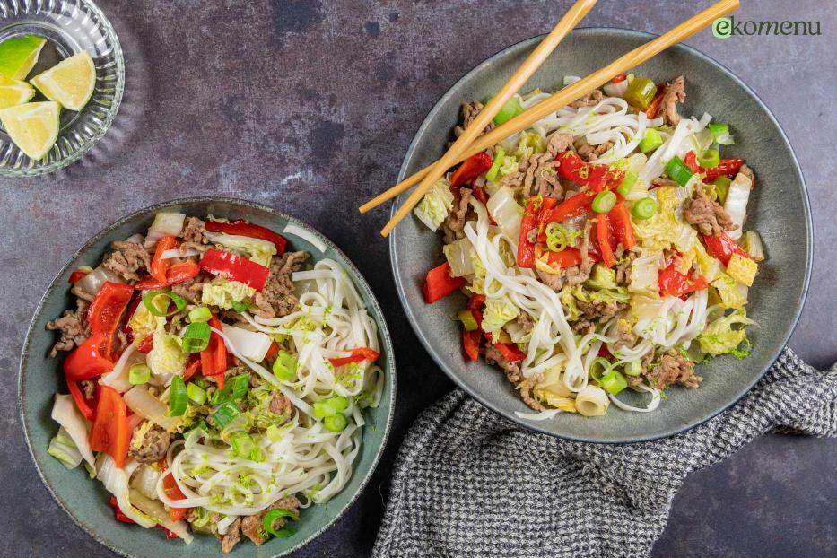 Snelle noodles met Chinese kool