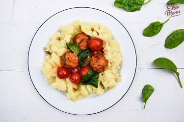 Pittige groentesaus met falafel