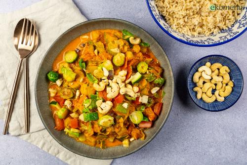 Pittige spruiten curry met cashewnoten