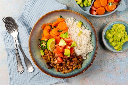 Mexicaanse bowl met avocado-limoendressing