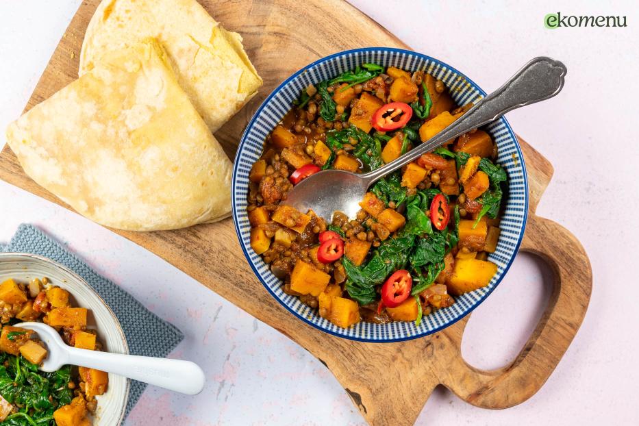 Kruidige dahl palak met pompoen