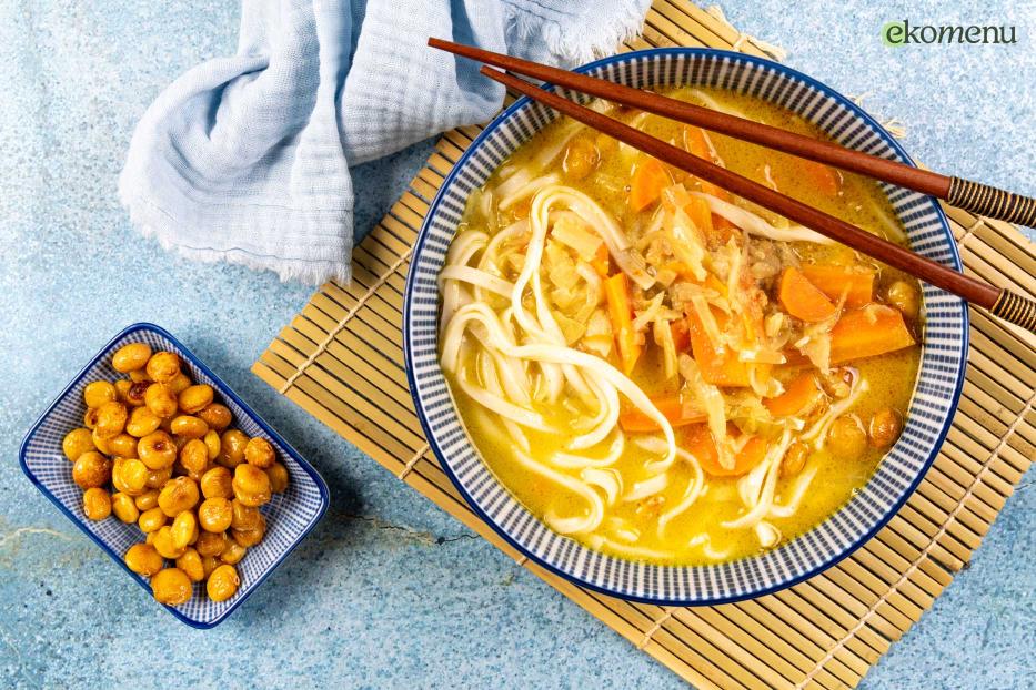 Noodle pinda-currysoep