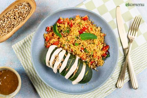 Hasselback-courgette met vegan mozzarella