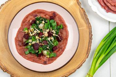 Rode bieten pannenkoek