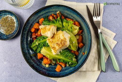 Koolvisfilet met gestoofde sla