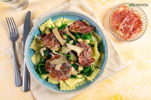 Verse ravioli met koningsoesterzwam en coppa