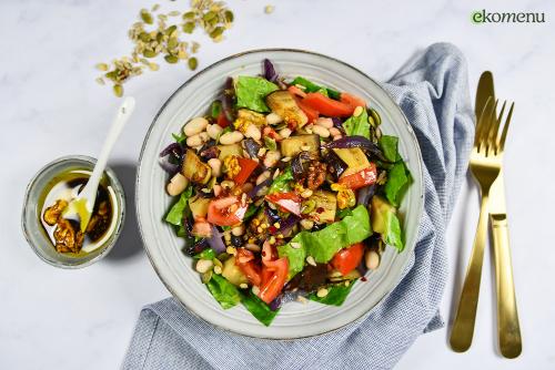 Salade met lupine boontjes en krokante aubergine