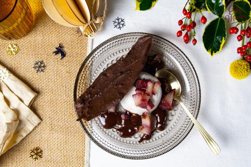 Vega Kokos panna cotta met stoofpeertjes