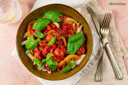 Pittige pasta peperonata