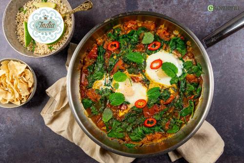 Tomaat egg drop curry met rijst