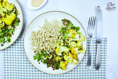 Linzensalade met geroosterde bloemkool