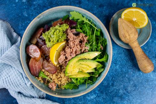 Warme quinoabowl met tonijn