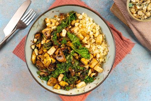 Winterse tofu siam met bloemkoolrijst
