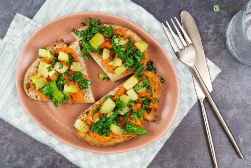 Boterham met vegan filet americain