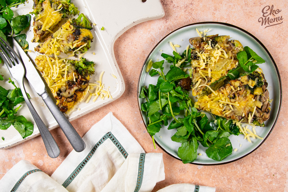 Keto frittata met broccoli, champignons en rucolasalade